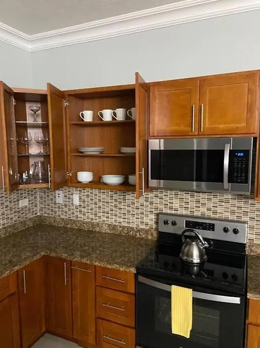 The Hamptons Vacational Home In New Kingston. Appartement
