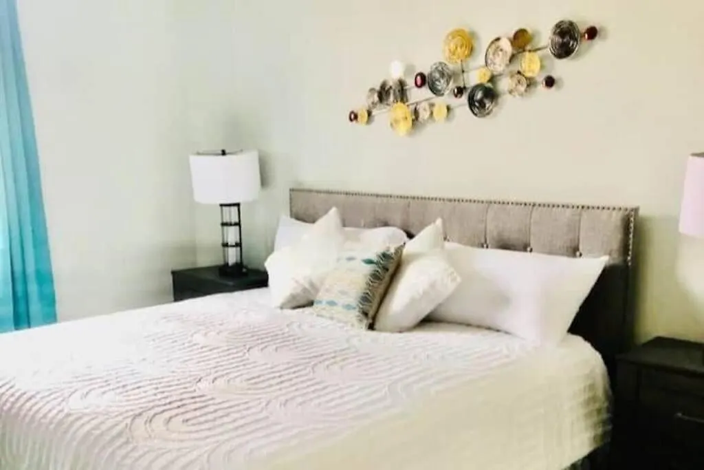 The Hamptons Vacational Home In New Kingston.