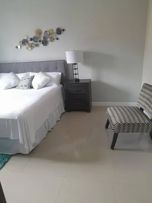 The Hamptons Vacational Home In New Kingston. Kingston